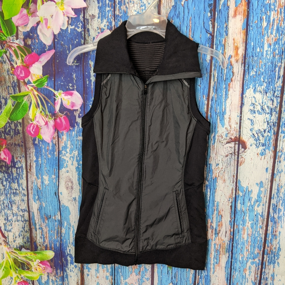 Lululemon athletica black vest size 6